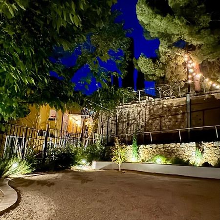 ביסבי Warner Hotel מראה חיצוני תמונה